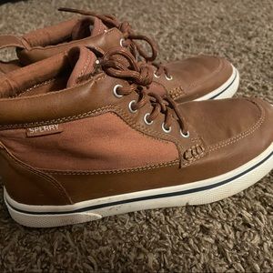 Sperry boots size boys 4